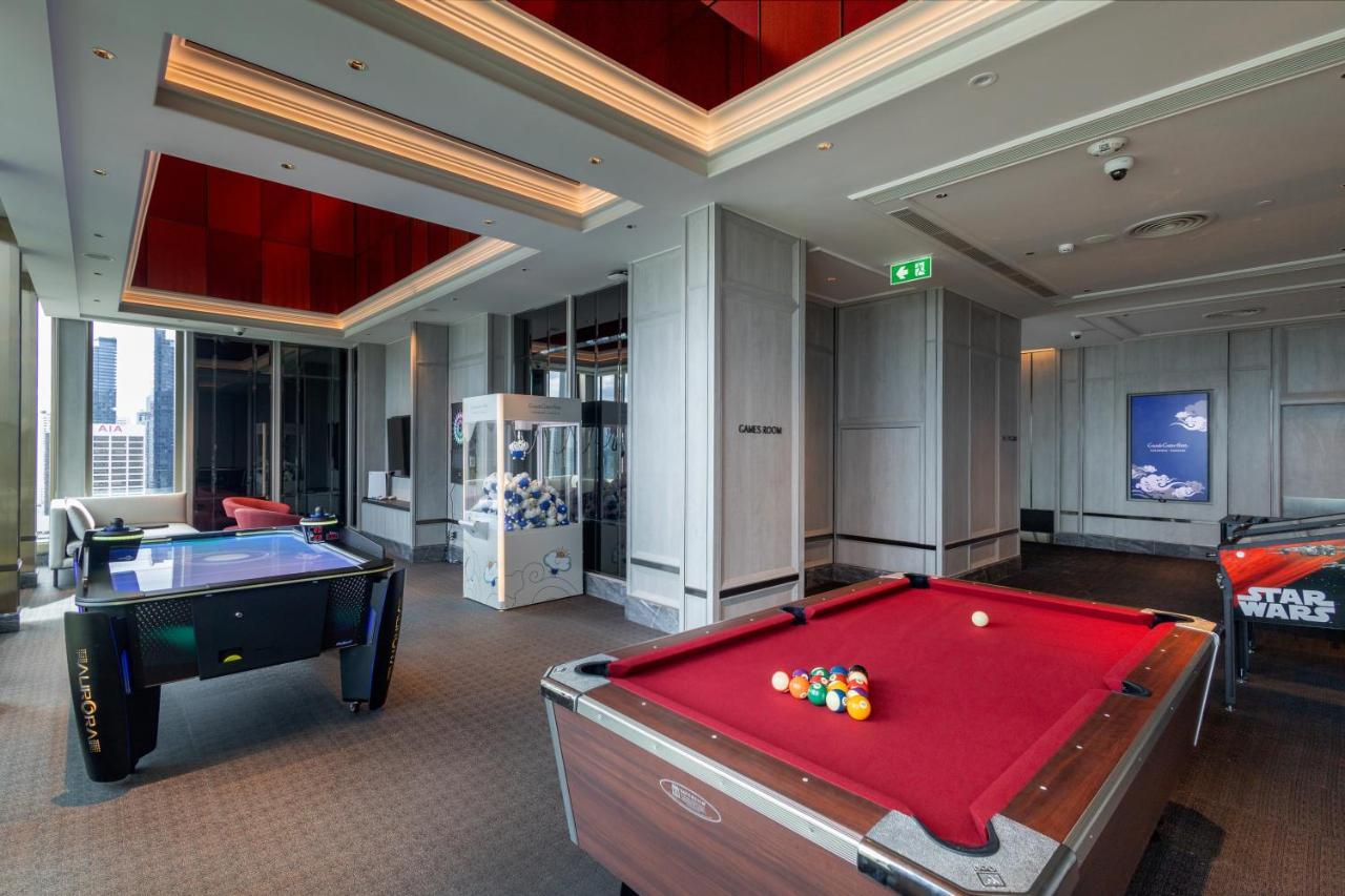 Grande Centre Point Surawong Bangkok Hotel Exterior foto The games room
