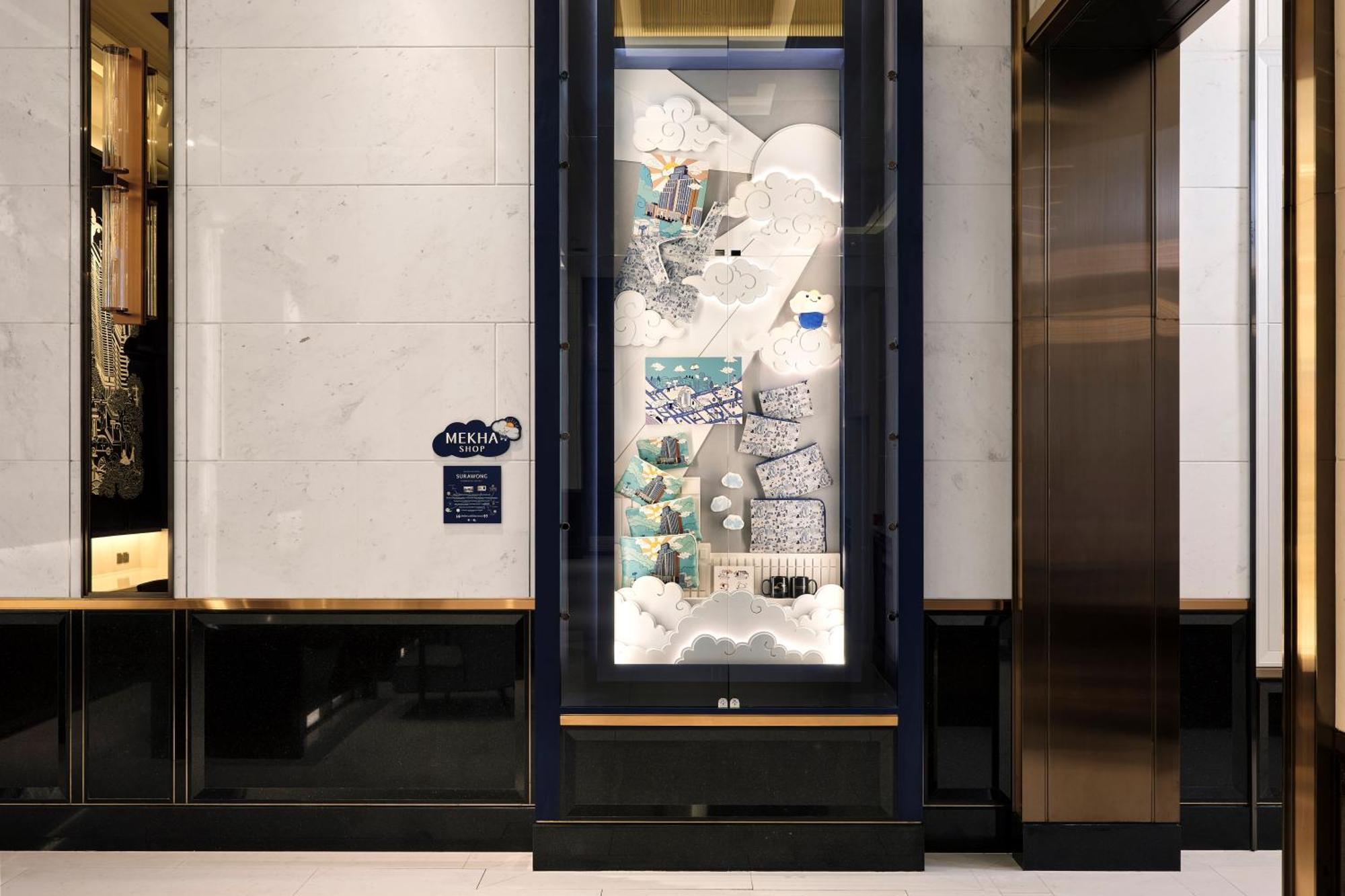 Grande Centre Point Surawong Bangkok Hotel Exterior foto Tiffany's Blue Book