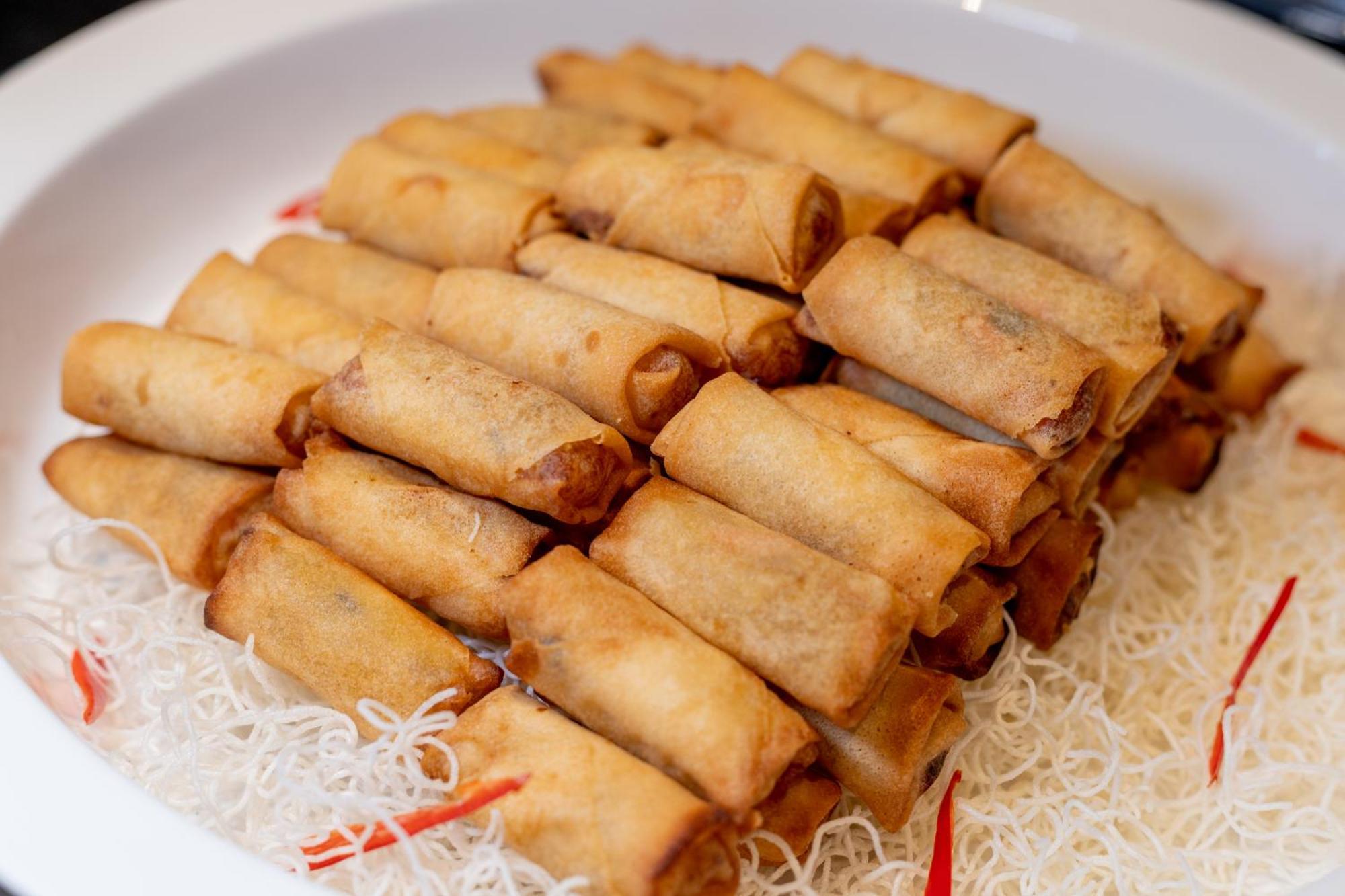 Grande Centre Point Surawong Bangkok Hotel Exterior foto Fried spring rolls