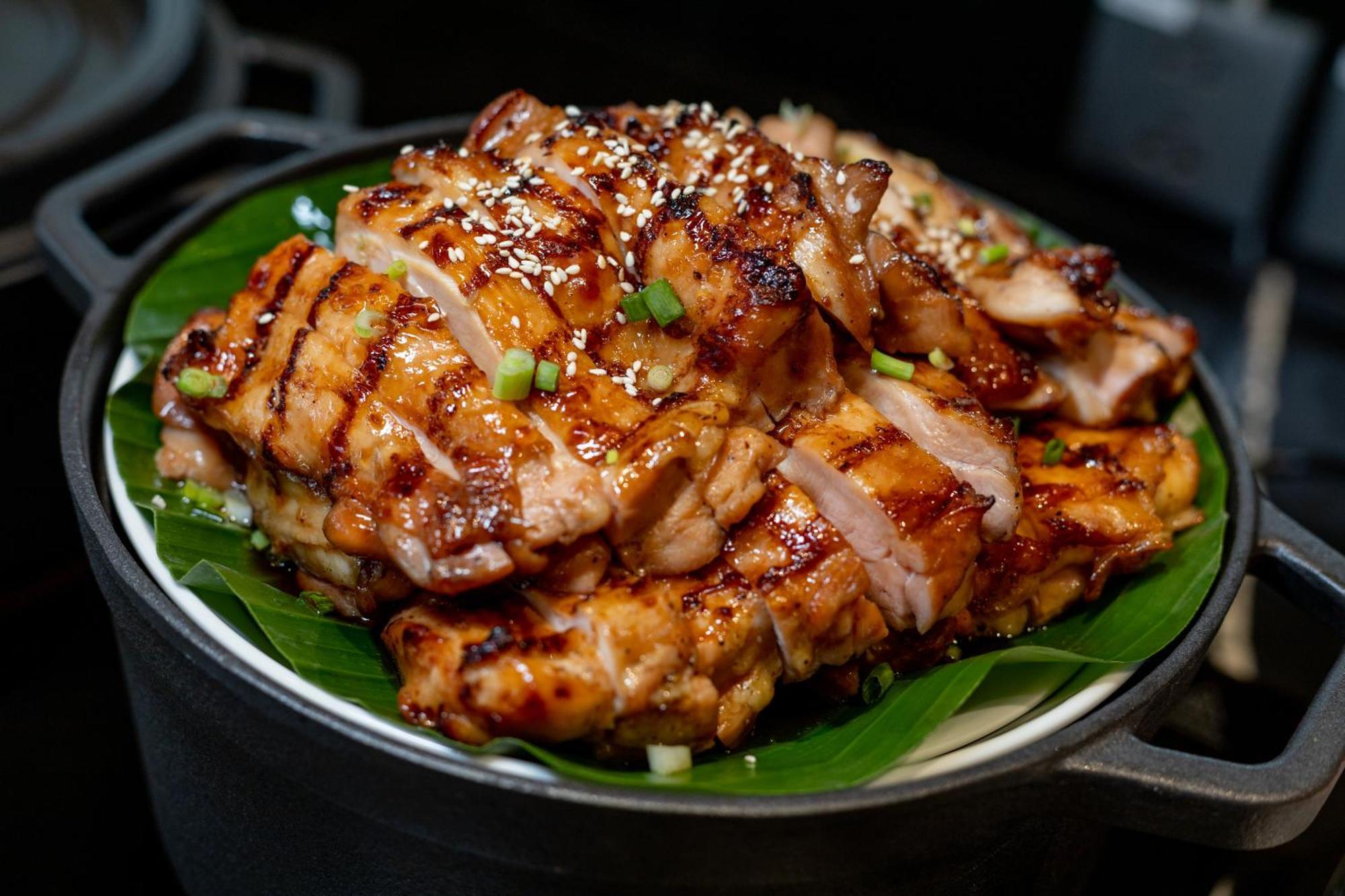 Grande Centre Point Surawong Bangkok Hotel Exterior foto A plate of grilled chicken
